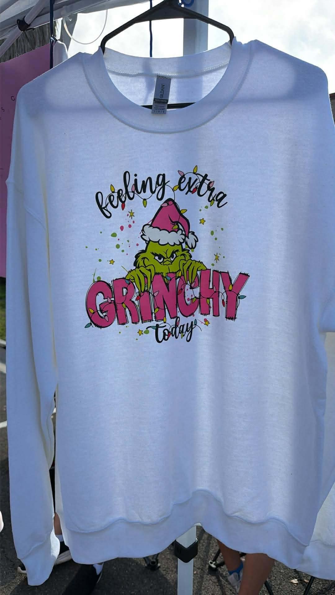 Crewneck Size L Feeling Grinchy Christmas